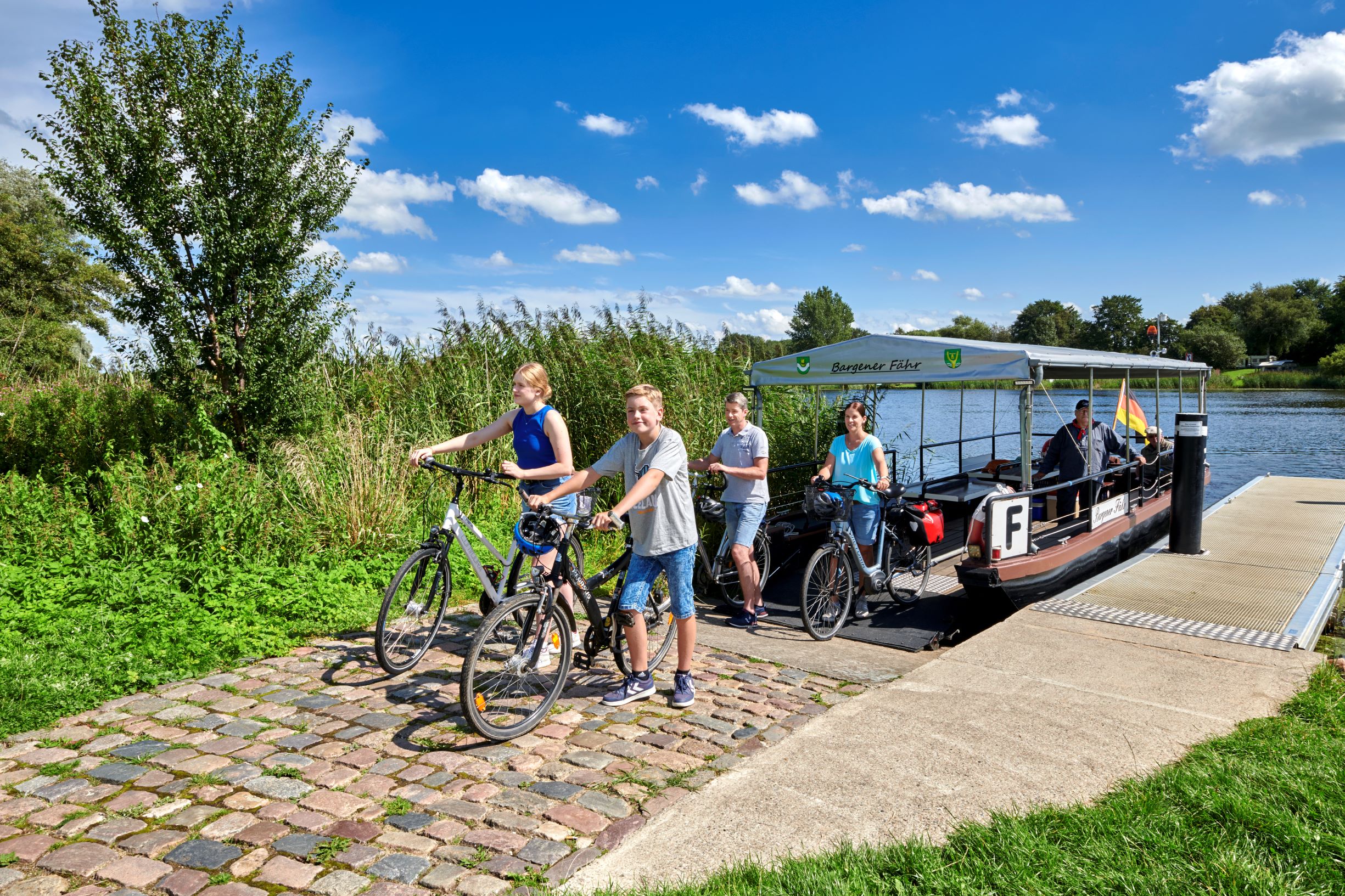 Saisoneröffnung Bargener Fähre