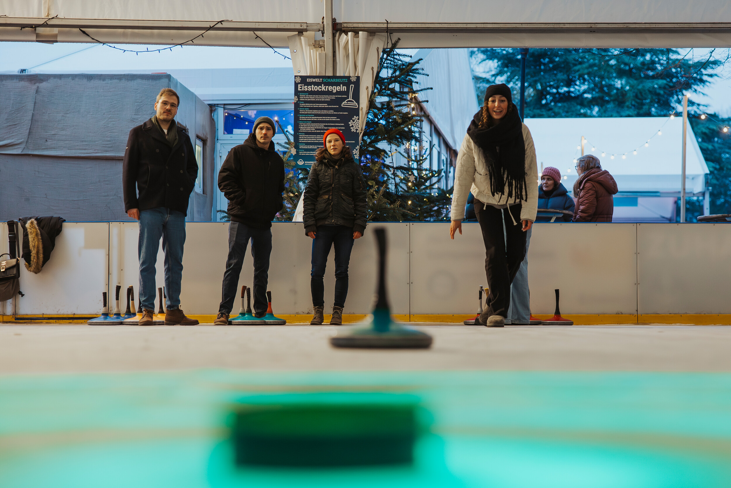 EISWELT Scharbeutz 2025 Gruppe Eisstockschießen TALB Christian Schaffrath