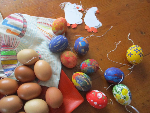 "Kreatives rund um`s Ei" - Ostereier selbst bemalen und mehr