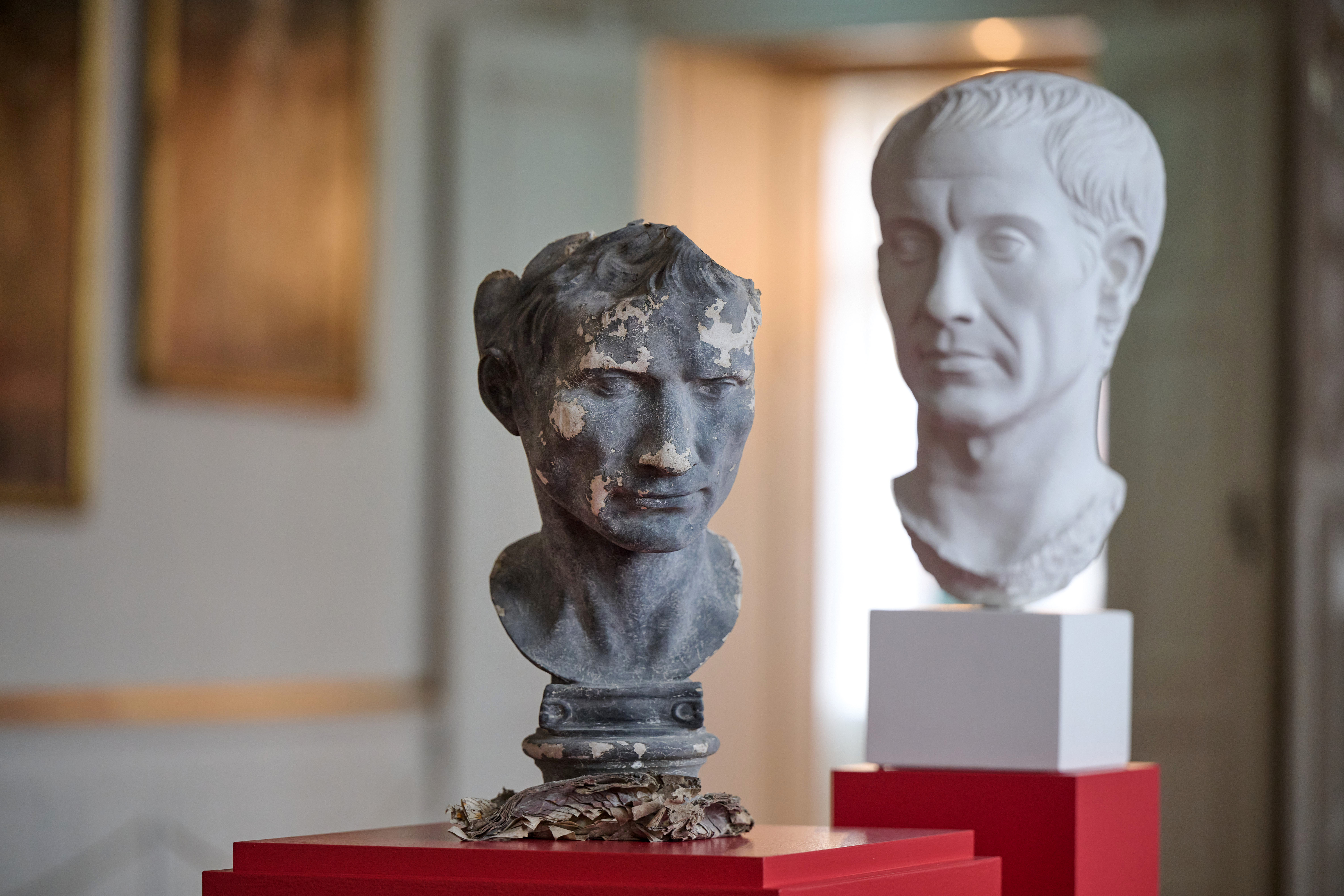 Pappe, Gips und Ton. Antike Statuen um 1800