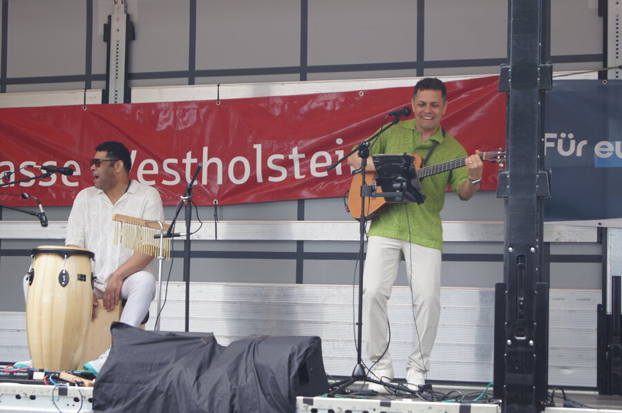 Musikalische Darbietung beim Stadtteilfest Glückstadt Nord