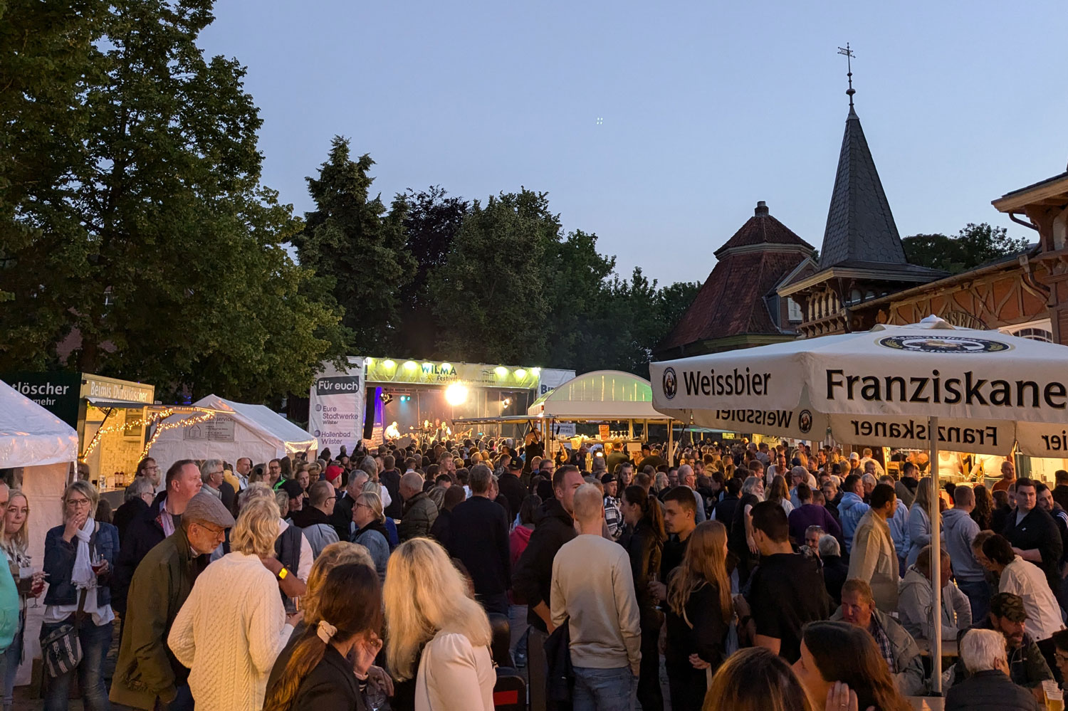 Abendliches Festivalgetümmel