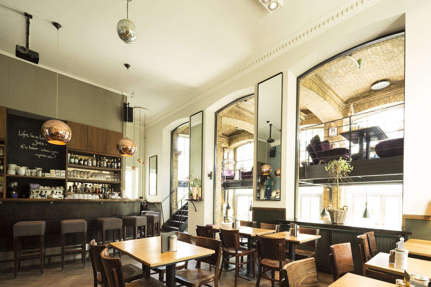 Hadley's Cafe Bar