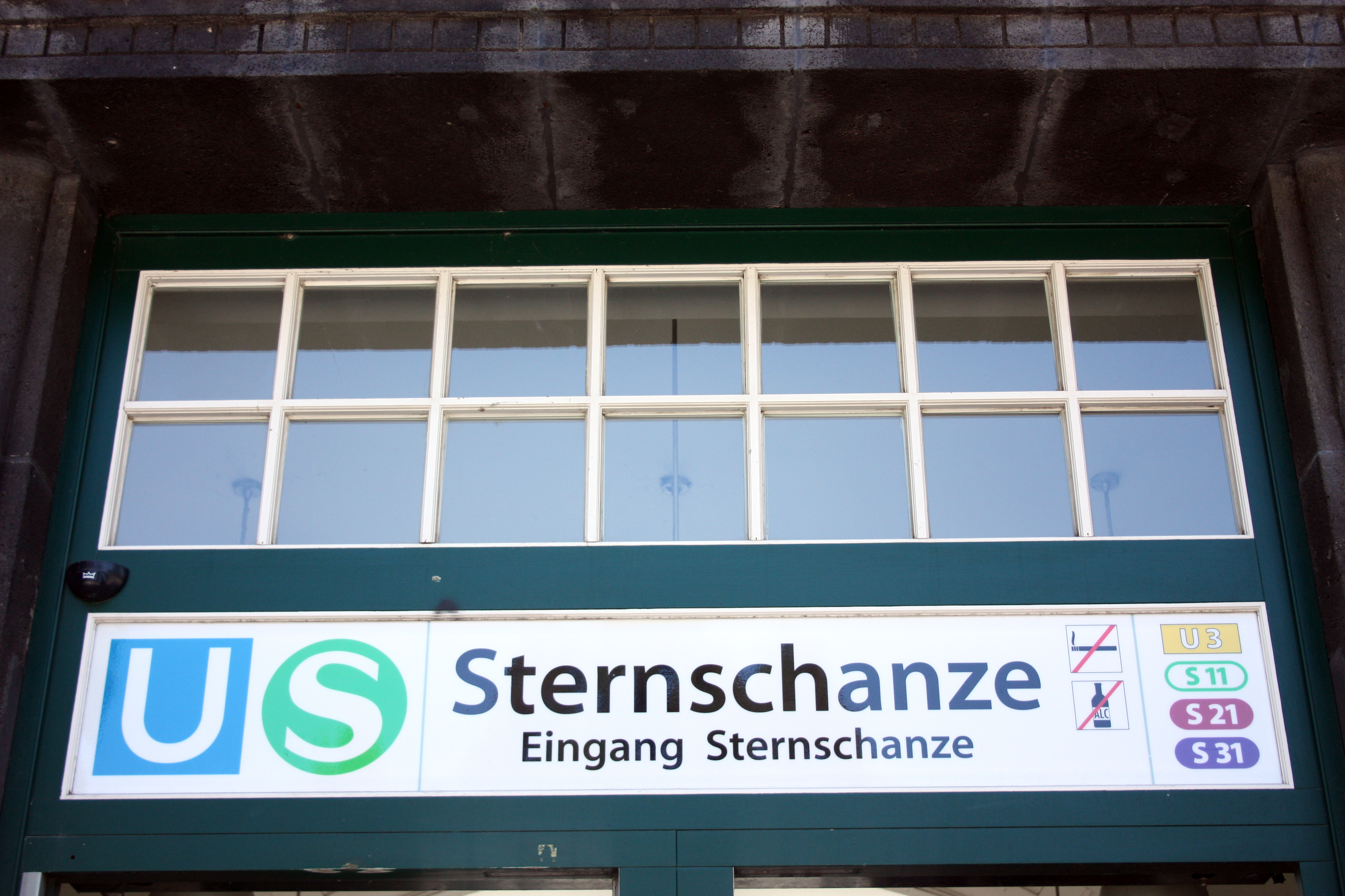 Meeting point: U-/S-Bahn Sternschanze (S-Bahn exit)