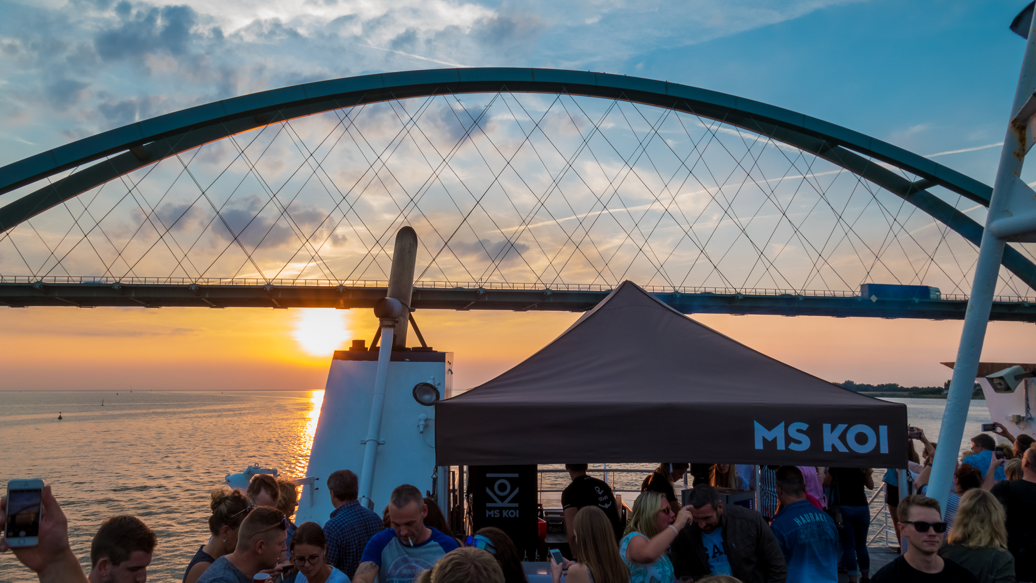 ms-koi-eventschiff-boatparty-sunset-cruise-Adler-Schiffe