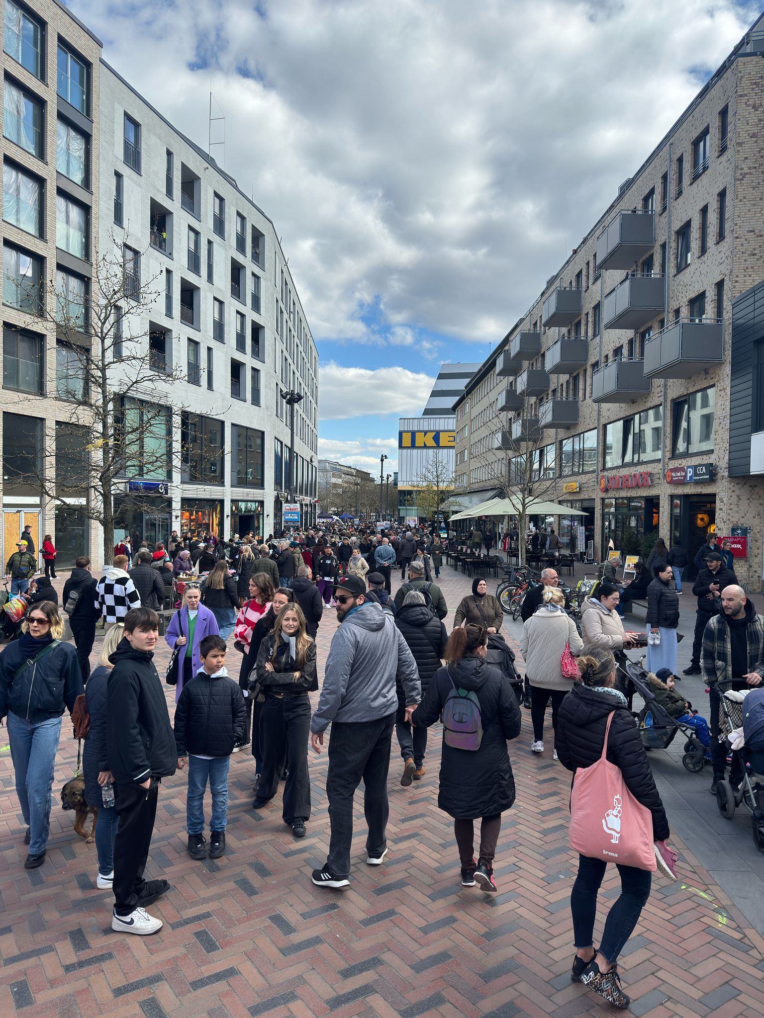 Flohmarkt IKEA HH-Altona parallel zum verkaufsoffenen Sonntag | Sonntag | 27.09.2026