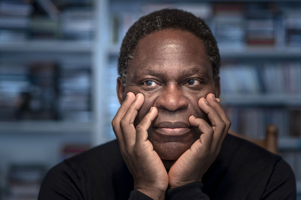 charles-uzor-foto-canonica-1200x