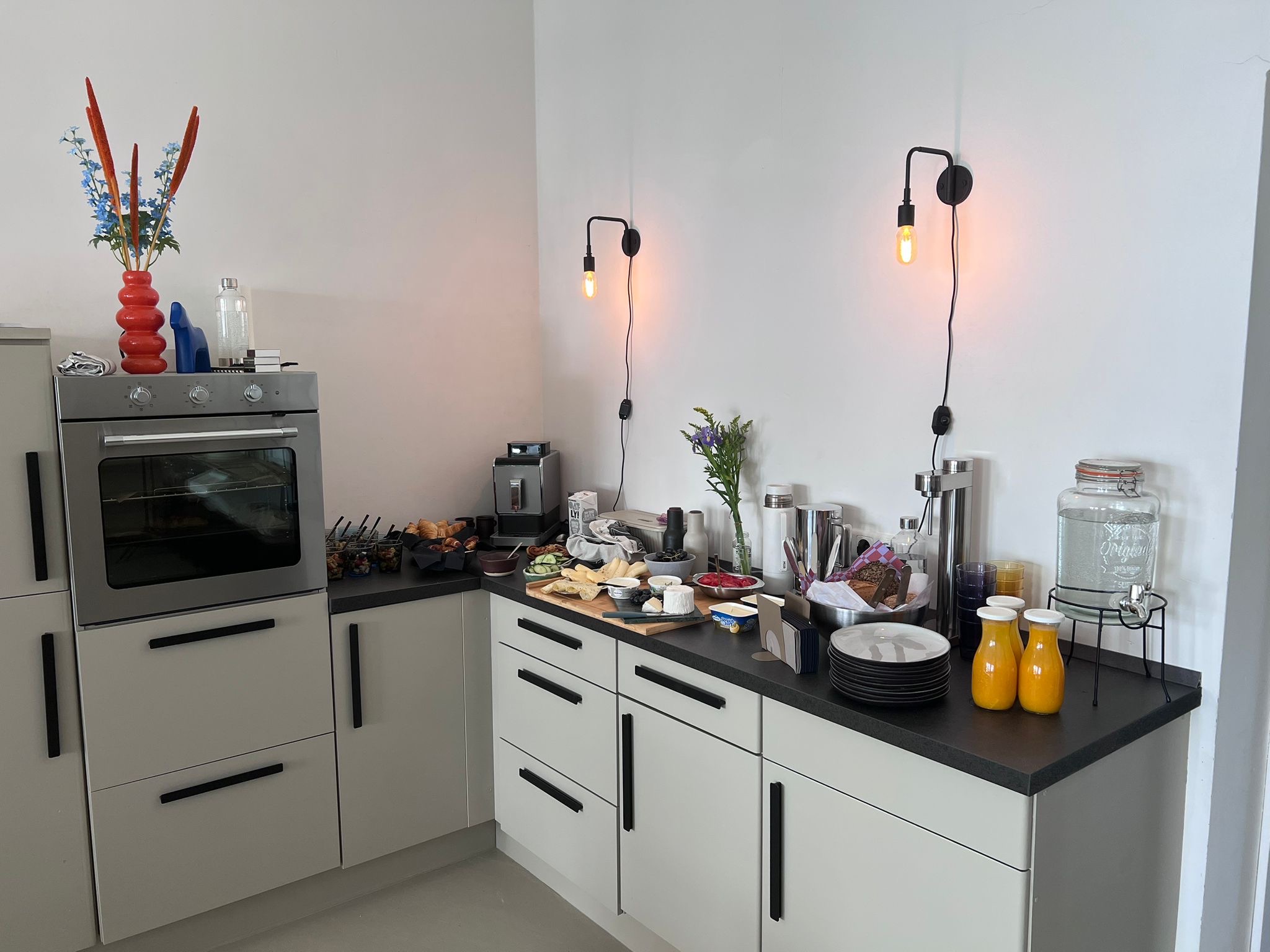 ff587006-a55a-4c18-a6a5-f4e7c695c69b